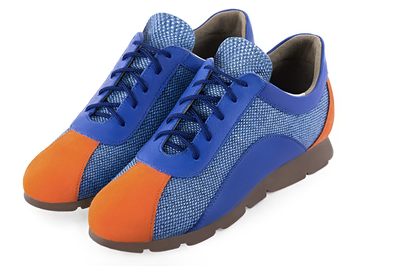 Basket femme habill e orange abricot et bleu lectrique. Semelle fine